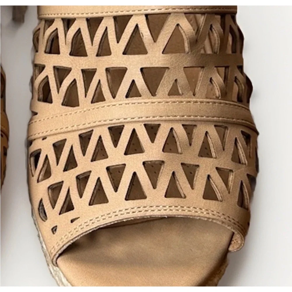(9W) Comfortview Beige Cutout Wedge Sandals Espadrille